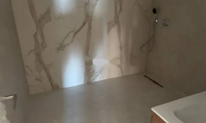 Недвижимость Двухкомнатная квартира в центре: 13