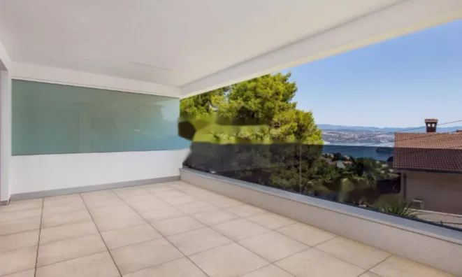 Недвижимость Трехкомнатная квартира, Центр: 1