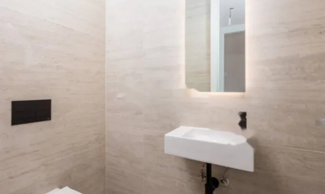 Недвижимость Трехкомнатная квартира, Центр: 7