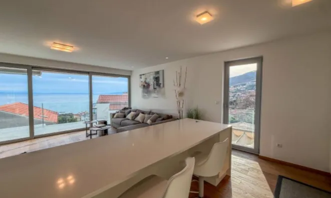 Недвижимость Трёхкомнатная квартира Центр: 9