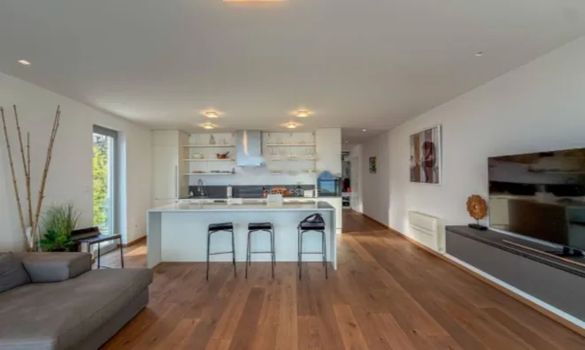 Недвижимость Трёхкомнатная квартира Центр: 15