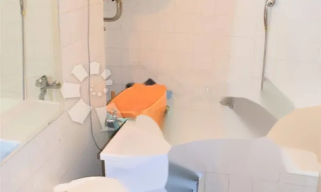 Недвижимость Трехкомнатная квартира, центр: 8