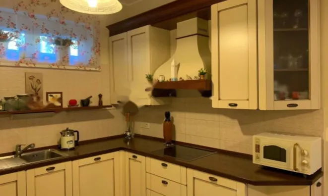 Недвижимость Четырехкомнатная квартира в центре: 15