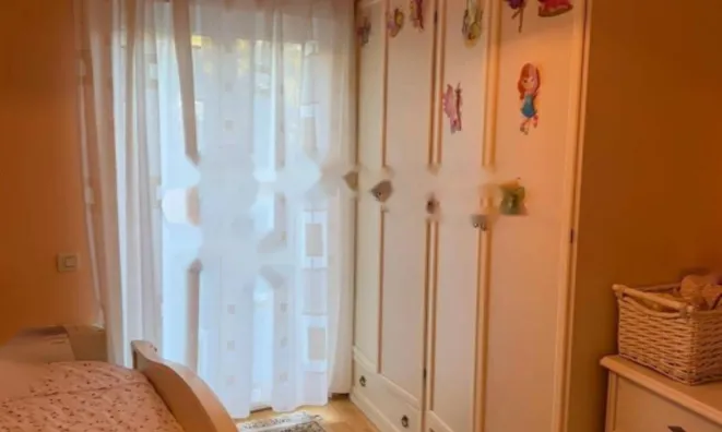 Недвижимость Четырехкомнатная квартира в центре: 18