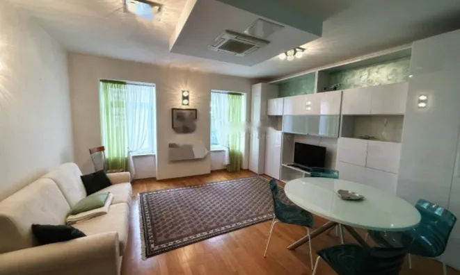 Недвижимость Двухкомнатная квартира, Центр: 1