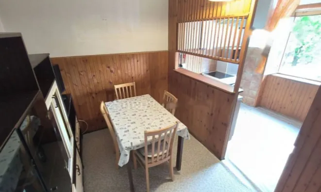 Недвижимость Трехкомнатная квартира, Центр: 1