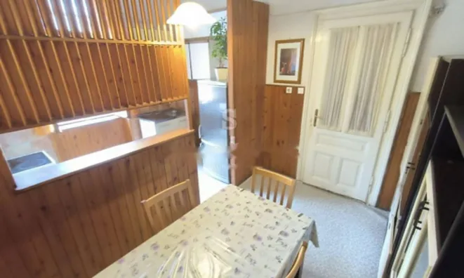 Недвижимость Трехкомнатная квартира, Центр: 2