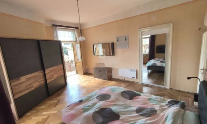 Недвижимость Трехкомнатная квартира, Центр: 4