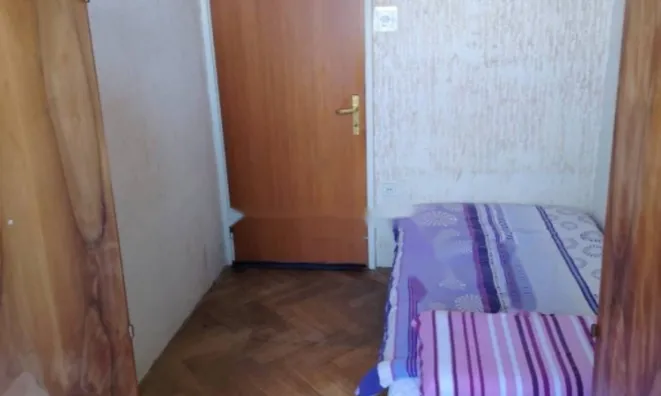 Недвижимость Трехкомнатная квартира, Центр: 17