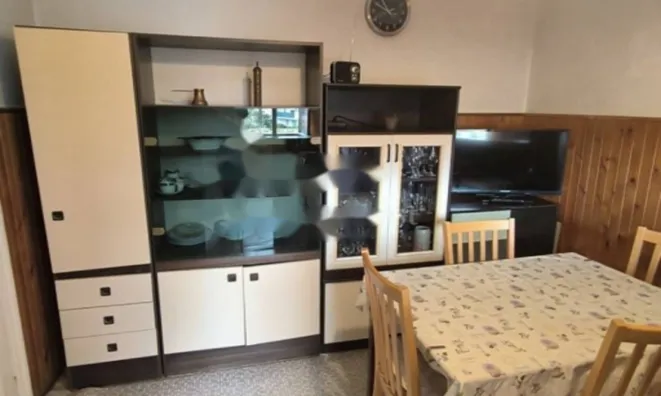 Недвижимость Трехкомнатная квартира, Центр: 18