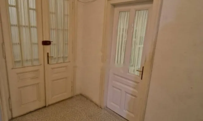 Недвижимость Трехкомнатная квартира, Центр: 20