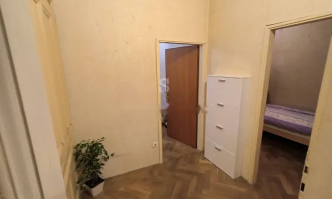 Недвижимость Трехкомнатная квартира, Центр: 24