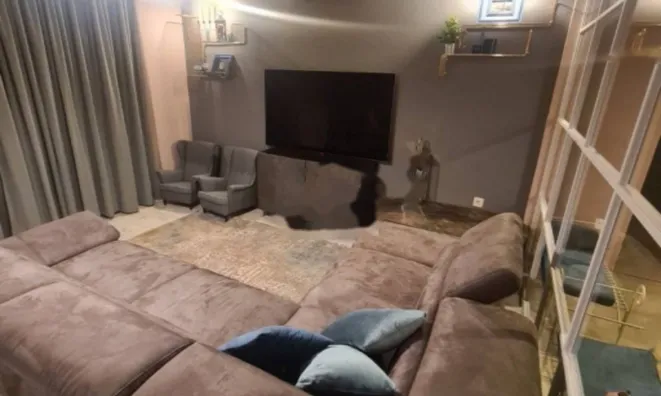 Недвижимость Четырехкомнатная квартира Центр: 4