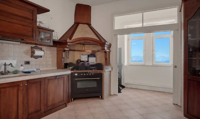 Недвижимость Квартира Второй Этаж, Центр: 6