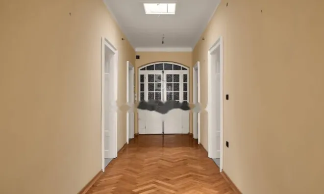 Недвижимость Квартира Второй Этаж, Центр: 7