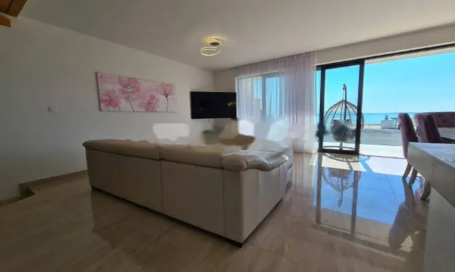 Недвижимость Семейный дом 250 м², новый: 1