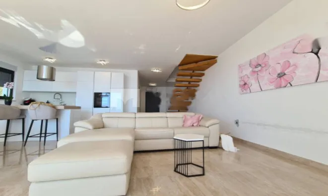 Недвижимость Семейный дом 250 м², новый: 4