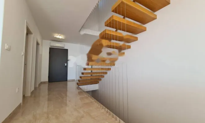 Недвижимость Семейный дом 250 м², новый: 18