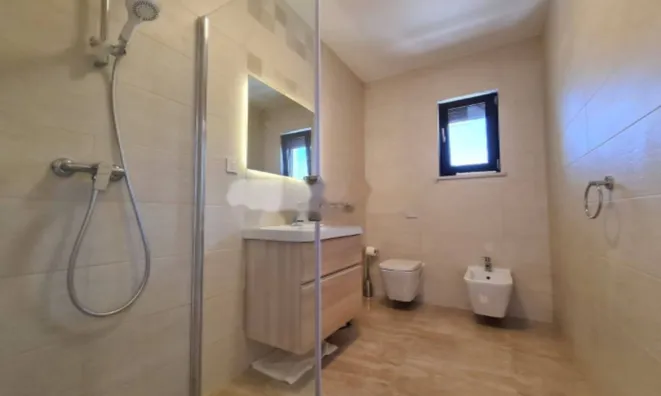 Недвижимость Семейный дом 250 м², новый: 22