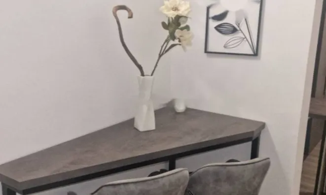 Недвижимость Двухкомнатная квартира в Центре: 5