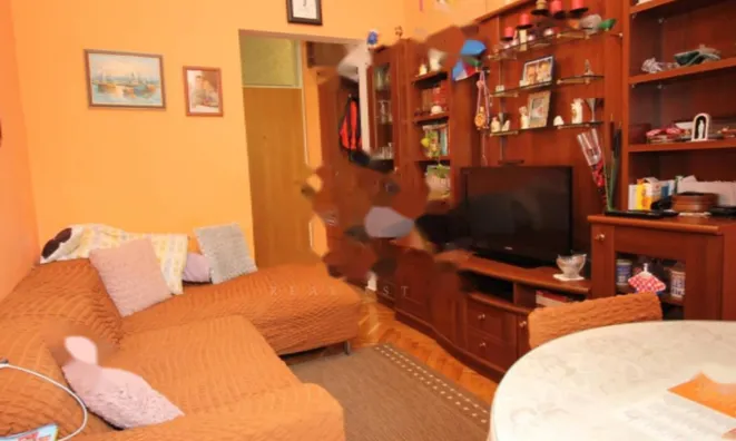 Недвижимость Трехкомнатная квартира в центре: 6