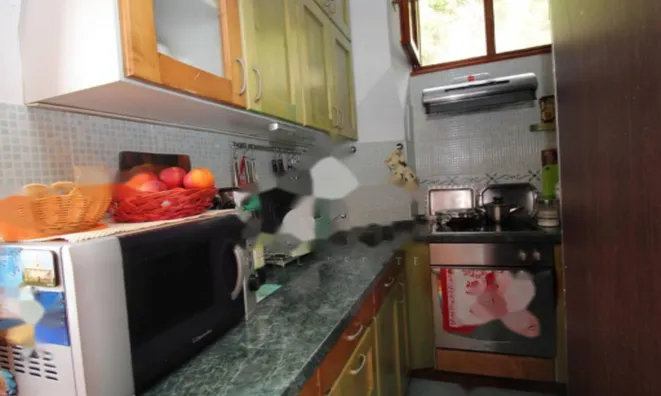 Недвижимость Трехкомнатная квартира в центре: 7