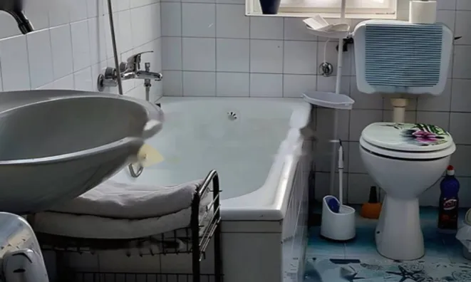 Недвижимость Трехкомнатная квартира Центр: 4