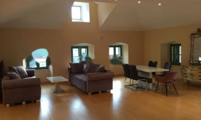 Недвижимость Трехкомнатная квартира в Центре: 2