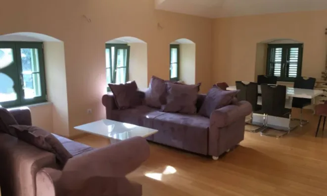 Недвижимость Трехкомнатная квартира в Центре: 4