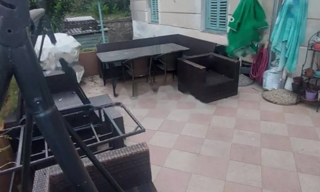 Недвижимость Трехкомнатная квартира в центре: 1