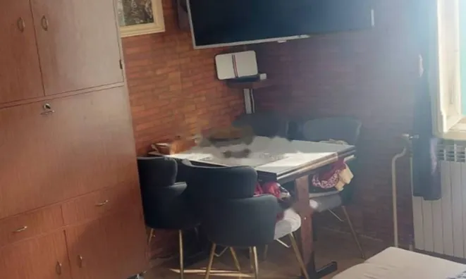 Недвижимость Трехкомнатная квартира в центре: 8