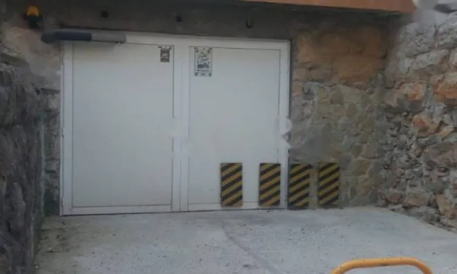 Недвижимость Трехкомнатная квартира в центре: 20