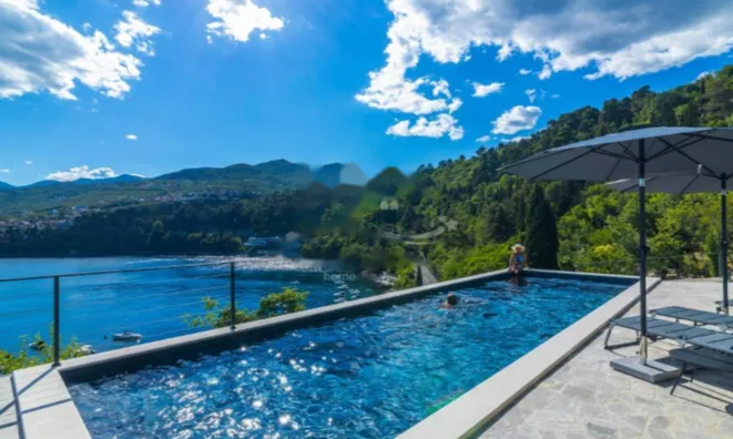 Недвижимость Трехкомнатная квартира в Опатии: 2