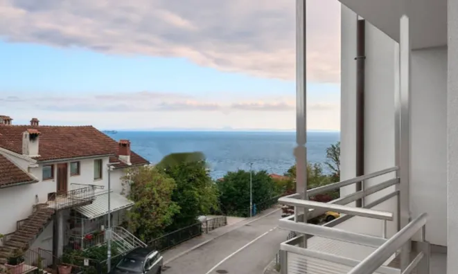 Недвижимость Трехкомнатная квартира в центре: 8