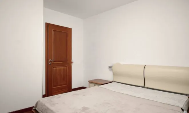 Недвижимость Трехкомнатная квартира в центре: 14