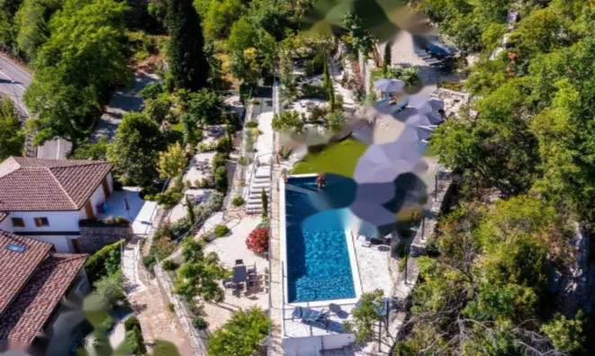 Недвижимость Трехкомнатная квартира в Центре: 5