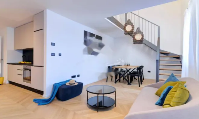 Недвижимость Трехкомнатная квартира в Центре: 8