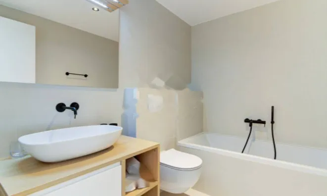 Недвижимость Трехкомнатная квартира в Центре: 15