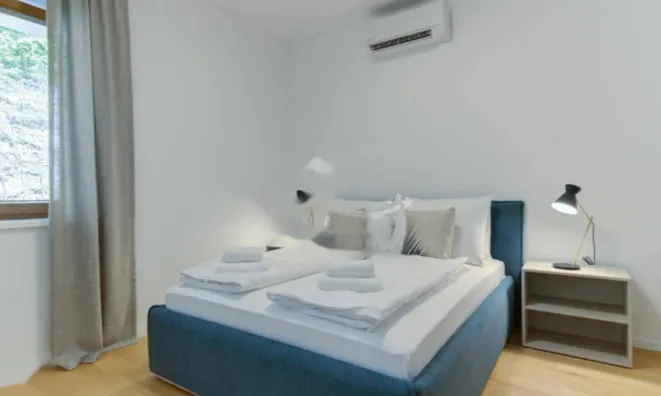 Недвижимость Двухкомнатная квартира Центр: 4