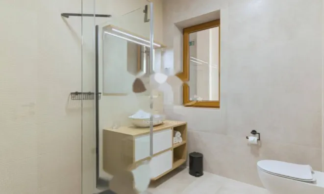 Недвижимость Двухкомнатная квартира Центр: 6