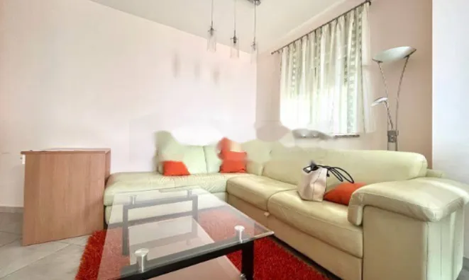 Недвижимость Трехкомнатная квартира Центр: 9