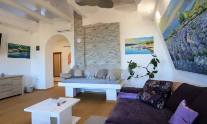 Недвижимость Четырехкомнатная квартира в центре Опатии: 1