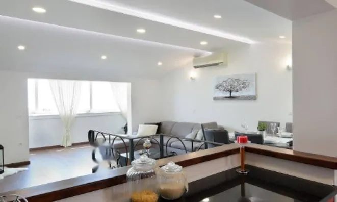 Недвижимость Двухкомнатная квартира Поляне: 4