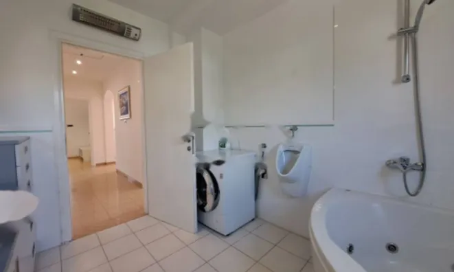 Недвижимость Четырехкомнатная квартира, Опатия: 20