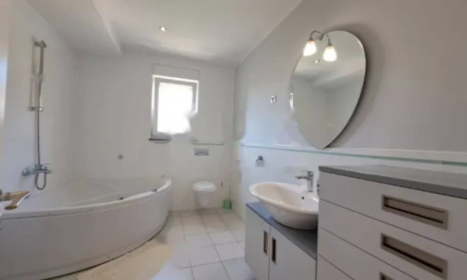 Недвижимость Четырехкомнатная квартира, Опатия: 21