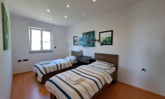 Недвижимость Четырехкомнатная квартира, Опатия: 22