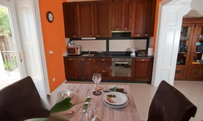 Недвижимость Трёхкомнатная квартира Центр: 5