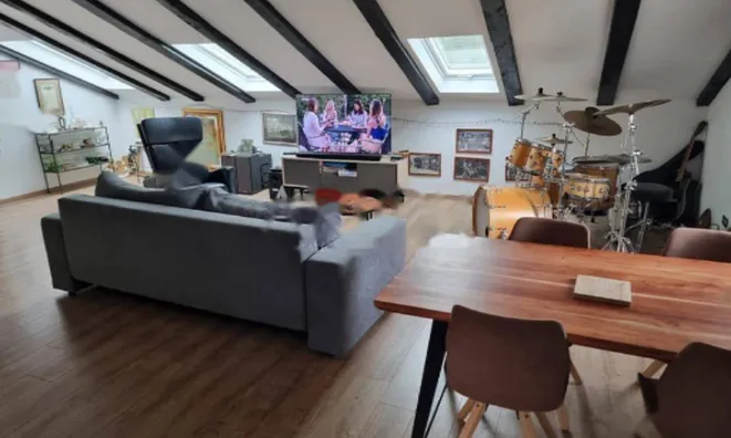 Недвижимость Двухкомнатная квартира в центре: 4