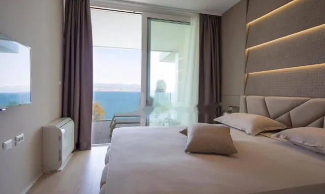 Недвижимость Двухкомнатная квартира, Центр: 12