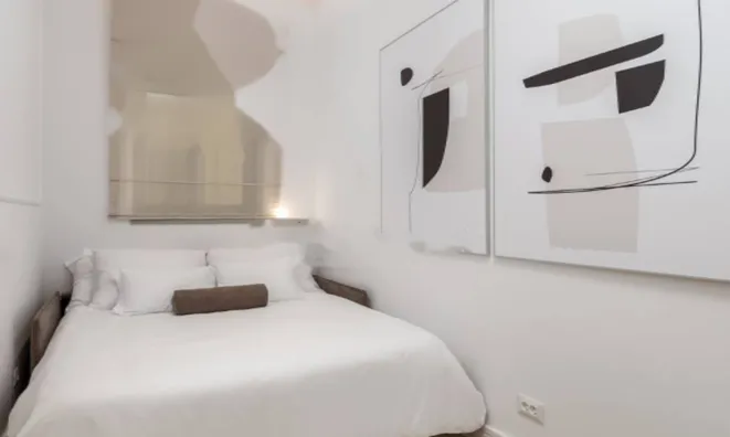 Недвижимость Квартира с тремя комнатами, центр: 13